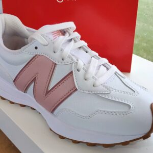 NEW BALANCE GOLF MODELO WOMEN´S 327 - 100% WATERPROOF